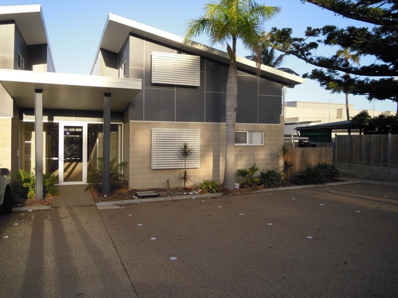 unit 2/ 5 Birdwood Avenue, Yeppoon QLD 4703