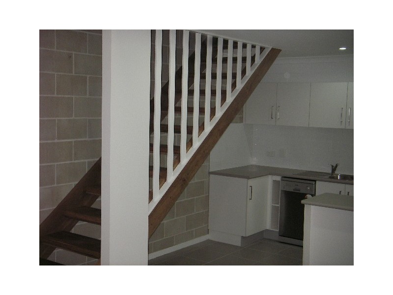 unit 2/ 5 Birdwood Avenue, Yeppoon QLD 4703