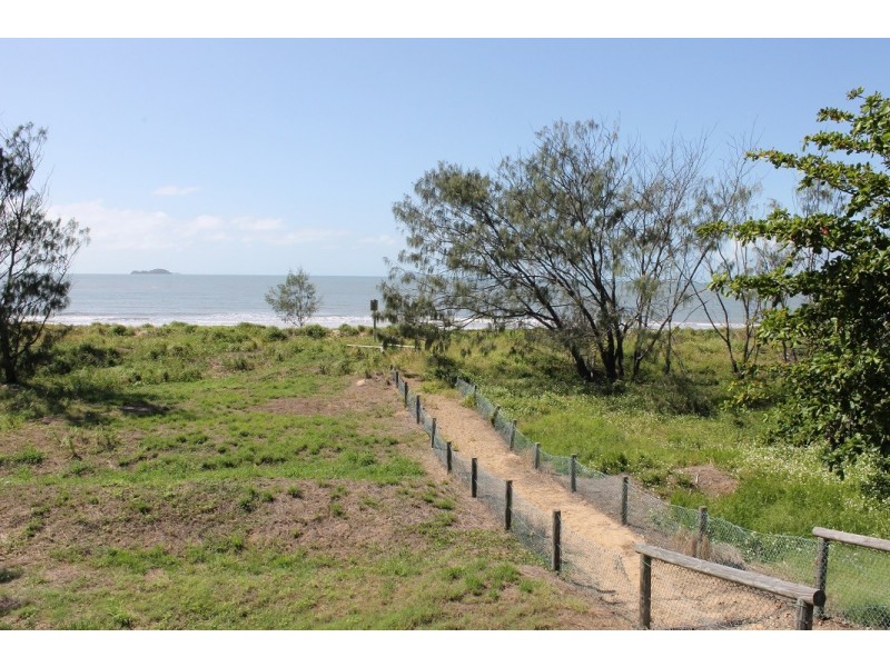 17 Taylor Street, Keppel Sands QLD 4702