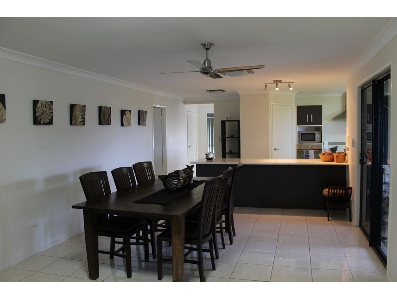 25 Discovery Crescent, Rosslyn QLD 4703