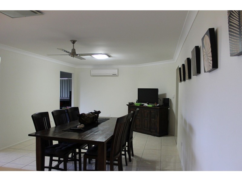 25 DISCOVERY CRESCENT, Rosslyn QLD 4703