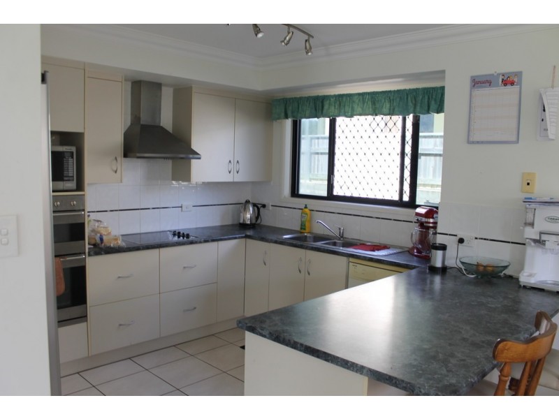 40 Miami Crescent, Pacific Heights QLD 4703