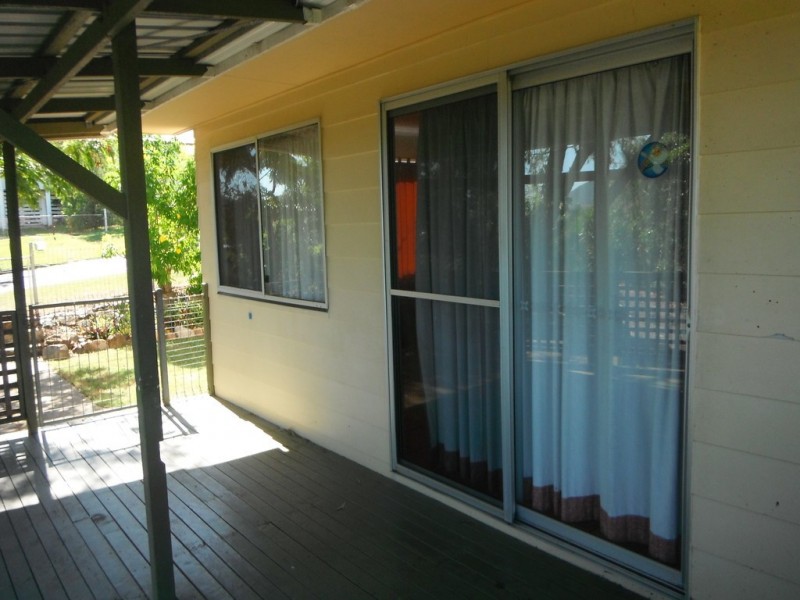 54 Poplar Street, Cooee Bay QLD 4703