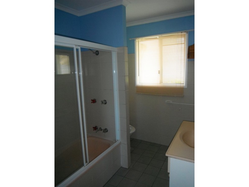 54 Poplar Street, Cooee Bay QLD 4703