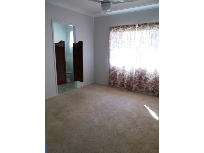 UNIT 1 /3 RITA MAY COURT, Taranganba QLD 4703