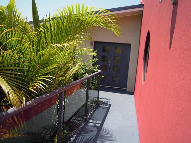 15 Pacific Vista, Pacific Heights QLD 4703