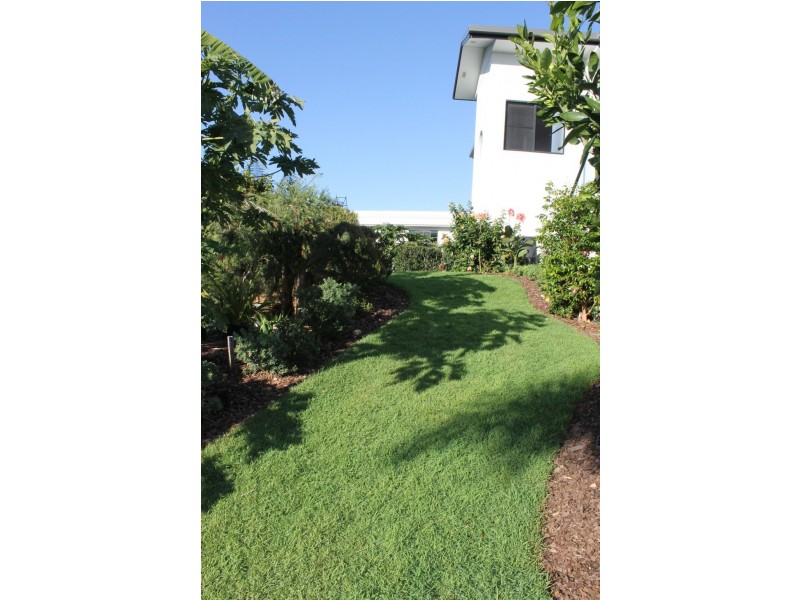 7 Pacific Vista Close, Pacific Heights QLD 4703