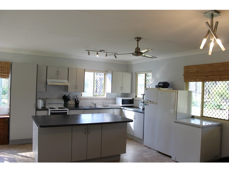 154 Vanderspek Road, Bondoola QLD 4703