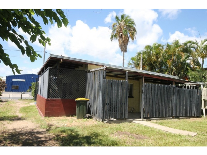 27 Charles Street, Yeppoon QLD 4703