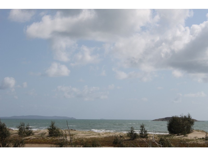 830 Scenic Highway, Kinka Beach QLD 4703