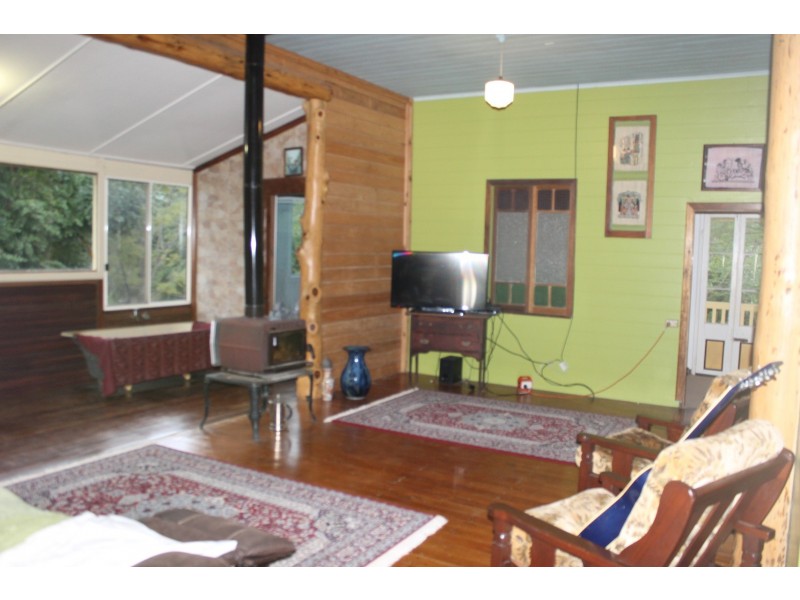 328 Sleipner Road, Mount Chalmers QLD 4702