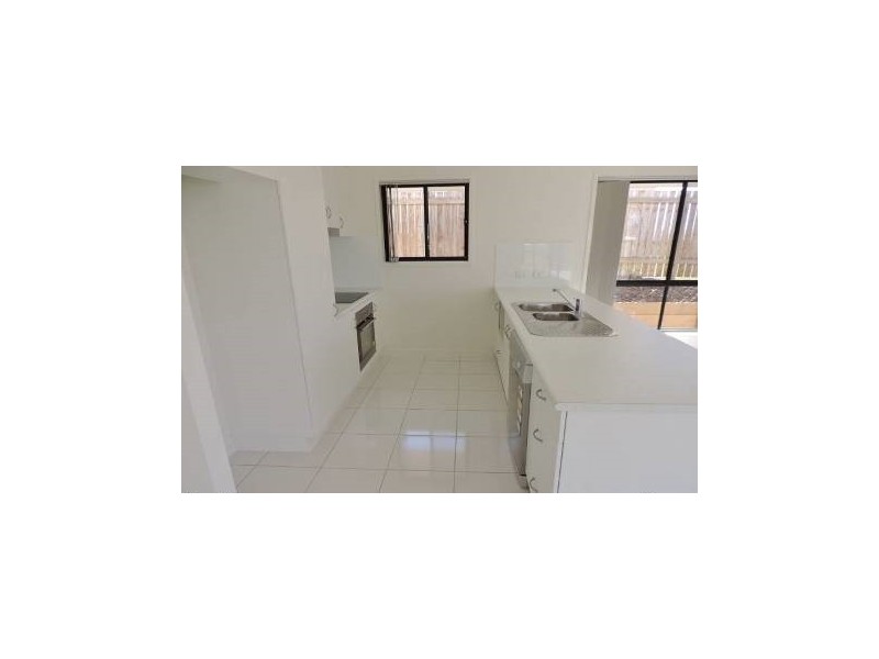 30 Falcon Crest, Zilzie QLD 4710