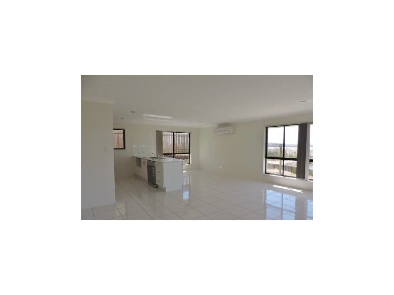 30 Falcon Crest, Zilzie QLD 4710