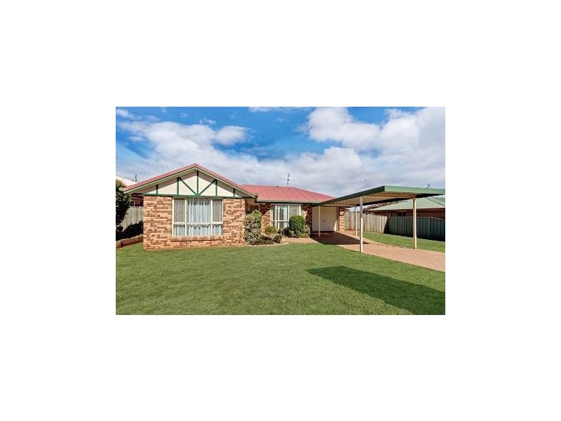 6 Oaklands Court, Glenvale QLD 4350