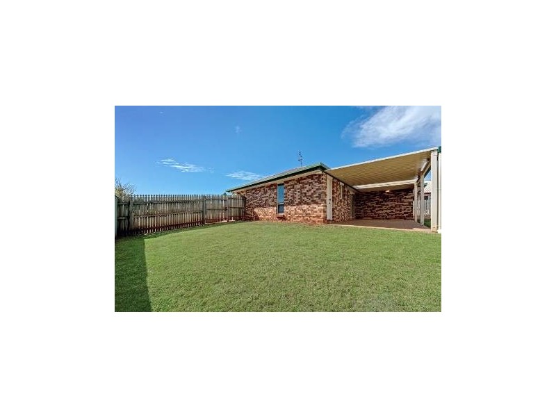 6 Oaklands Court, Glenvale QLD 4350