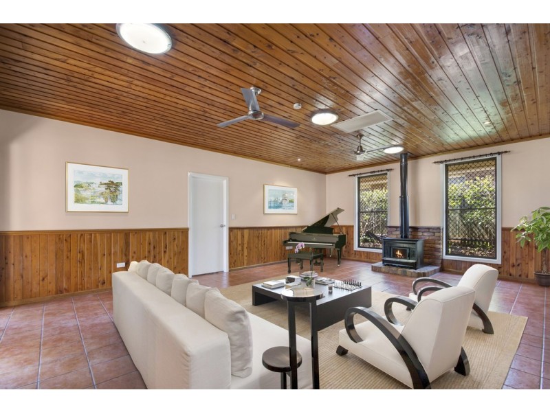 15 Beer Court, Kearneys Spring QLD 4350