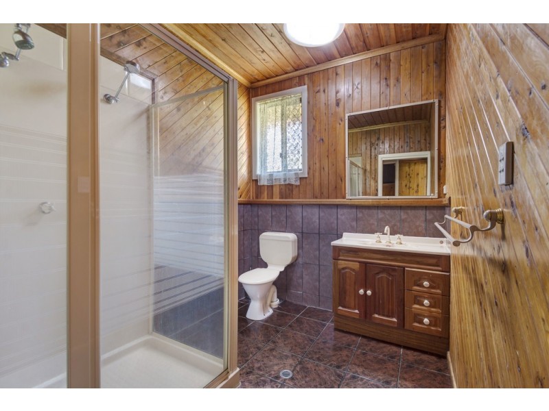 15 Beer Court, Kearneys Spring QLD 4350