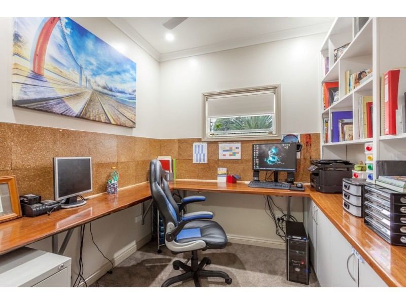 27 Buckland Street, Harristown QLD 4350