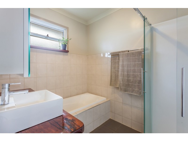 27 Buckland Street, Harristown QLD 4350