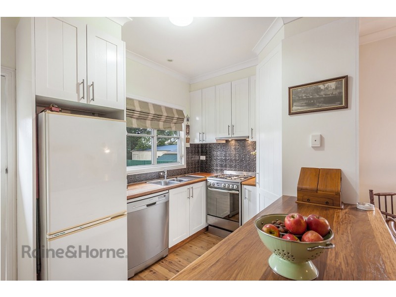 27 Buckland Street, Harristown QLD 4350