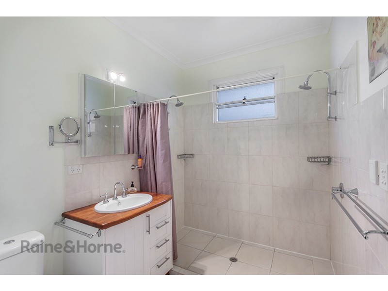 27 Buckland Street, Harristown QLD 4350