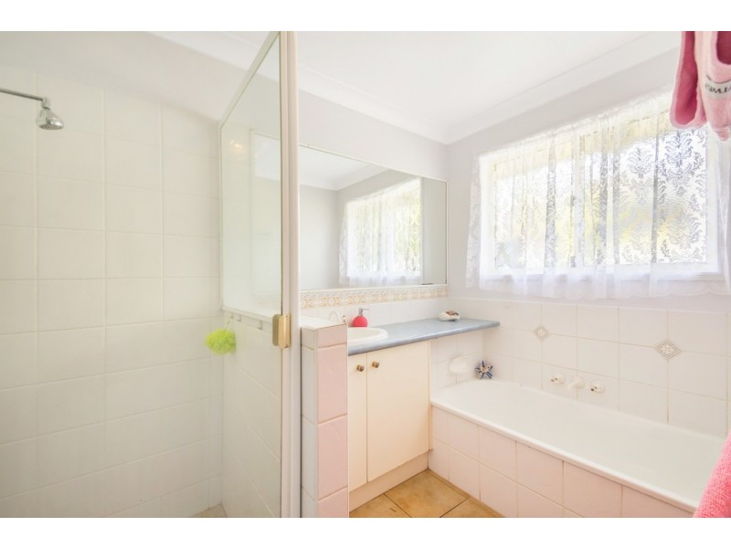 13 Christina Court, Middle Ridge QLD 4350