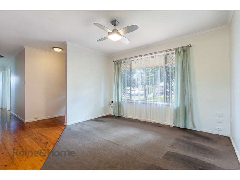 6 Robyn Street, Centenary Heights QLD 4350