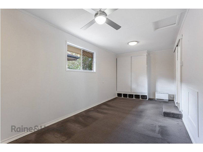 6 Robyn Street, Centenary Heights QLD 4350
