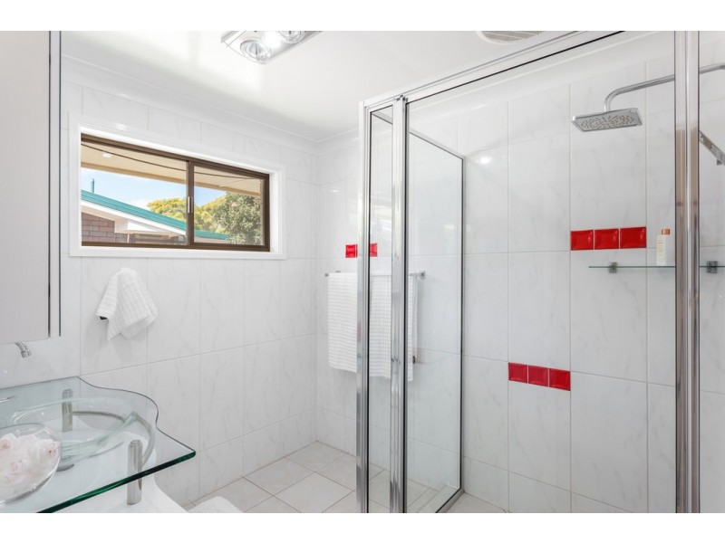 8 Westbrook Street, Newtown QLD 4350