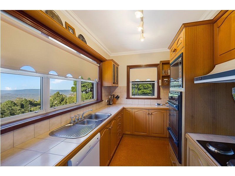 3A Macqueen Street, Mount Lofty QLD 4350