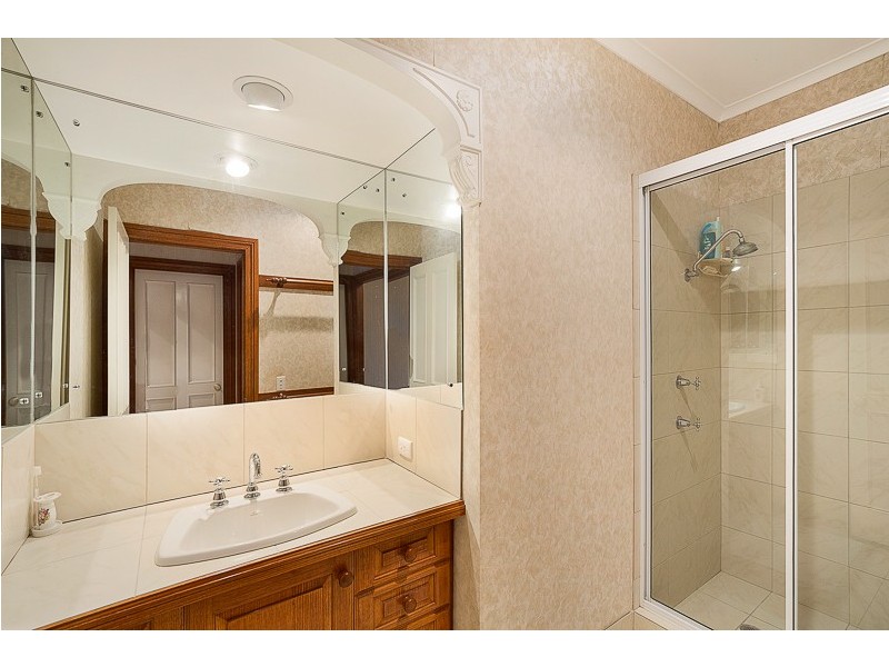 3A Macqueen Street, Mount Lofty QLD 4350