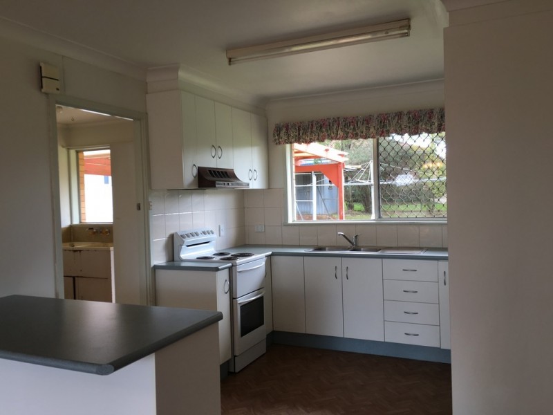 5 Evon Street, Rockville QLD 4350