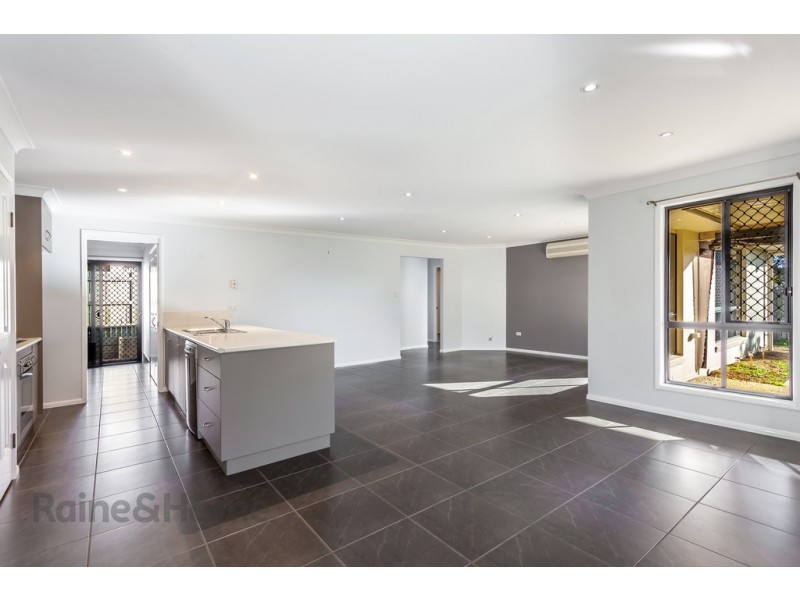 595 Hume Street, Kearneys Spring QLD 4350