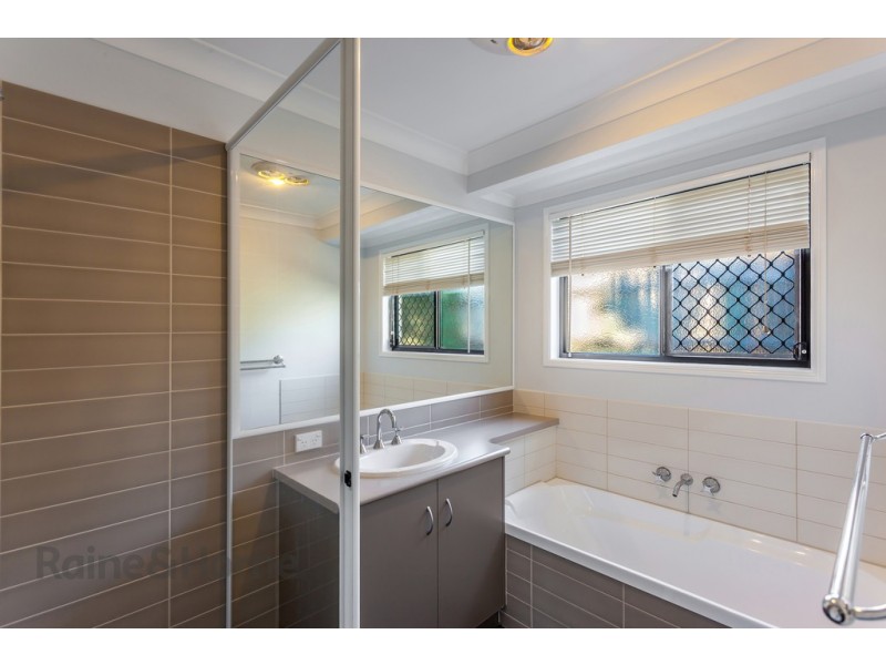 595 Hume Street, Kearneys Spring QLD 4350