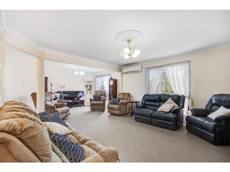 22 La Vista Court, Middle Ridge QLD 4350