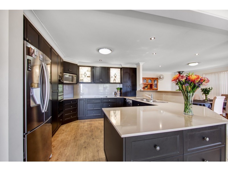 22 La Vista Court, Middle Ridge QLD 4350