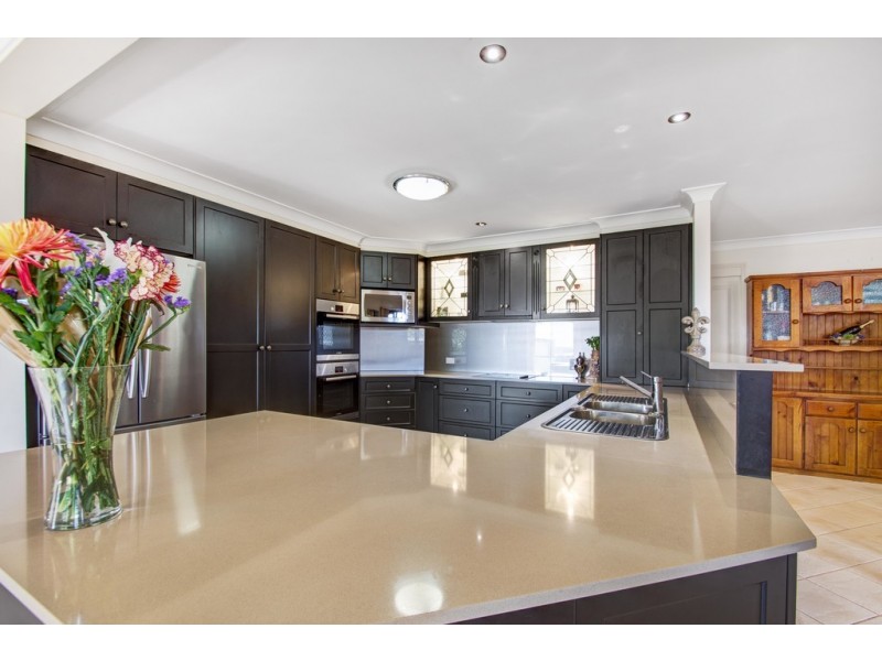 22 La Vista Court, Middle Ridge QLD 4350