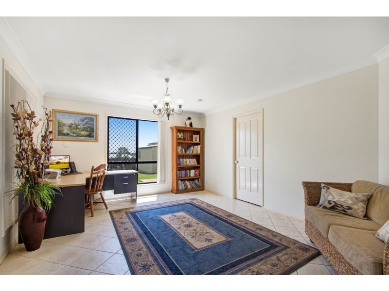 22 La Vista Court, Middle Ridge QLD 4350