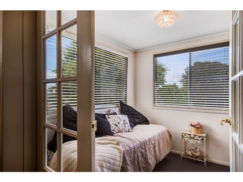 22 La Vista Court, Middle Ridge QLD 4350