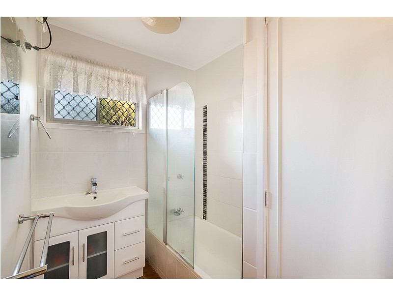 2 Shennan Street, Harristown QLD 4350