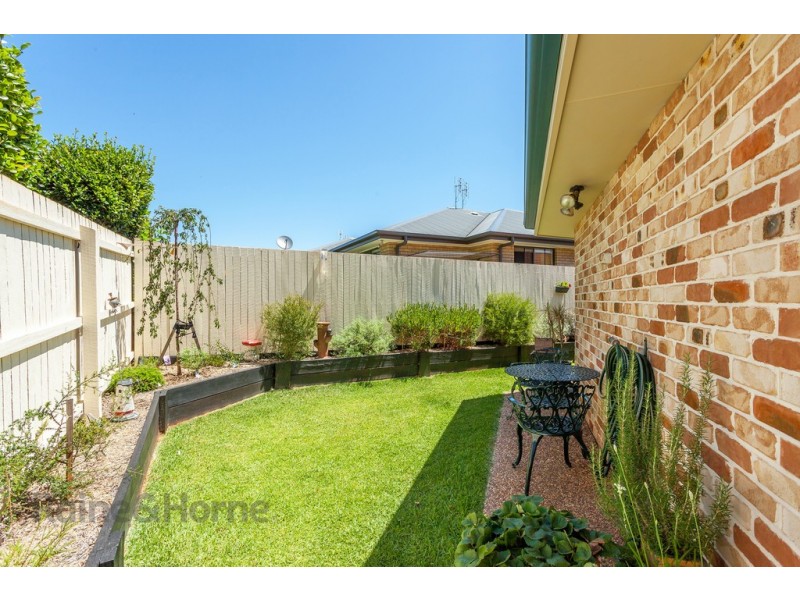 2/98 Rowbotham Street, Rangeville QLD 4350