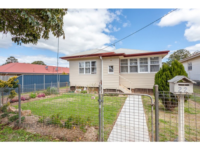 22 Warwick Street, Harristown QLD 4350