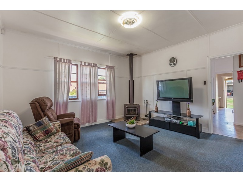 22 Warwick Street, Harristown QLD 4350