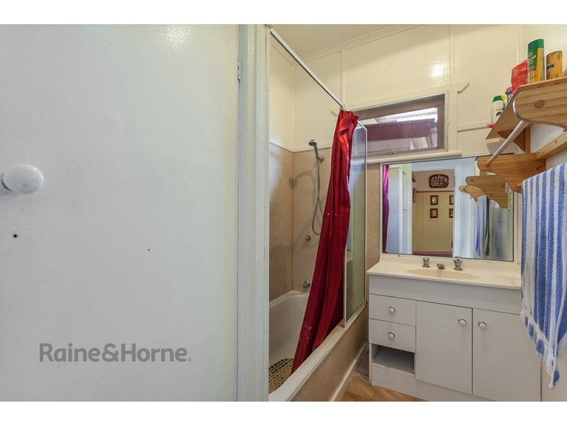 22 Warwick Street, Harristown QLD 4350