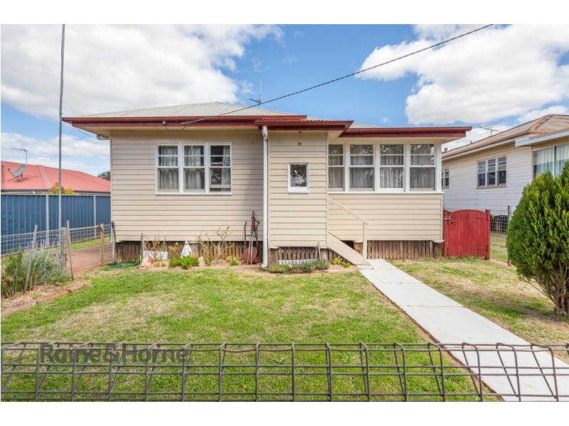 22 Warwick Street, Harristown QLD 4350