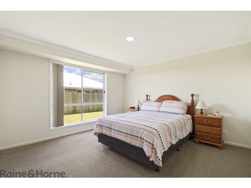 6 Neiwand Street, Kearneys Spring QLD 4350