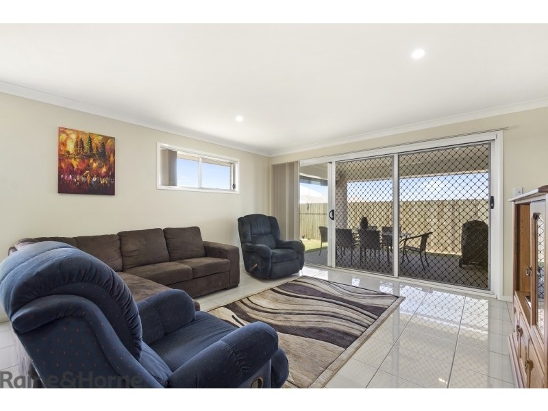 6 Neiwand Street, Kearneys Spring QLD 4350