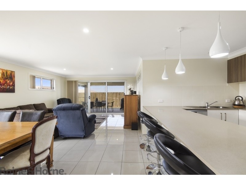 6 Neiwand Street, Kearneys Spring QLD 4350