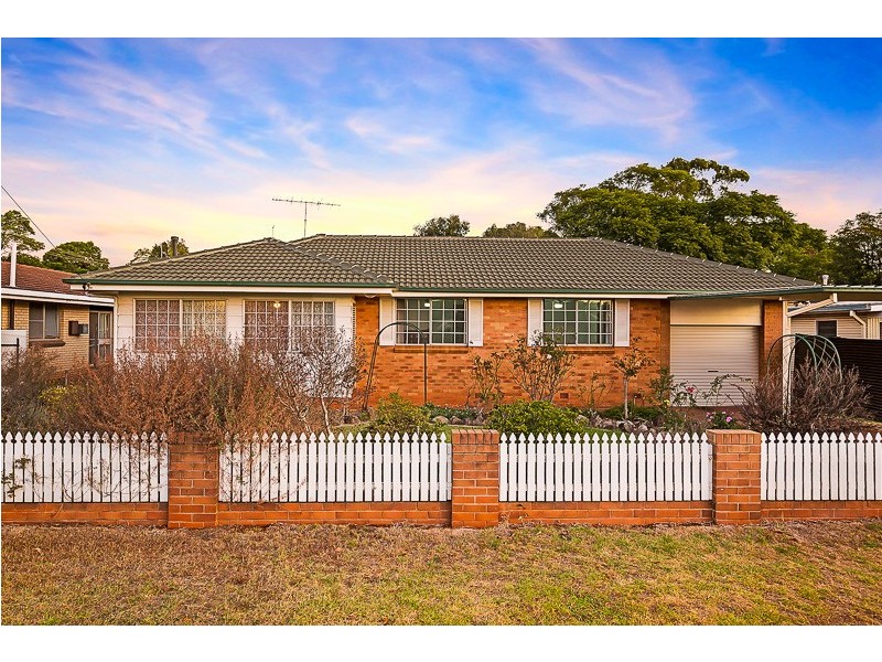 2 Shennan Street, Harristown QLD 4350