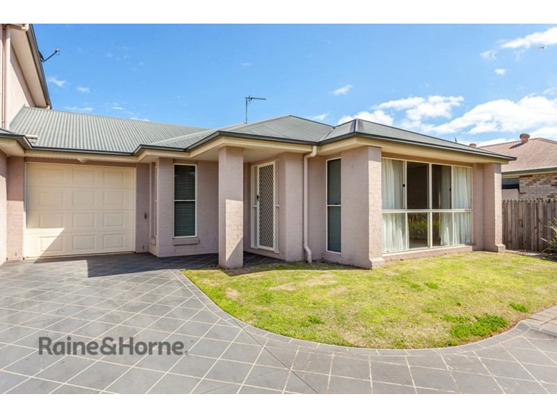2/375 Stenner Street, Kearneys Spring QLD 4350